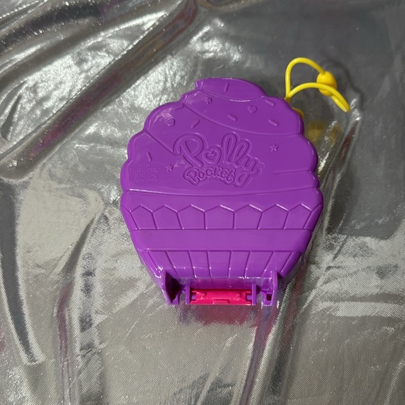 Polly pocket something sweet cupcake, rainbow unicorn salon and flamingo party - Picture 6 of 11